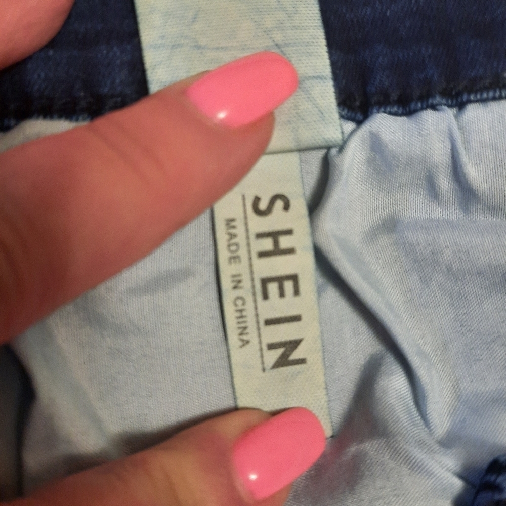 SHEIN Men's Distressed Blue Jeans - Picture 5 of 6